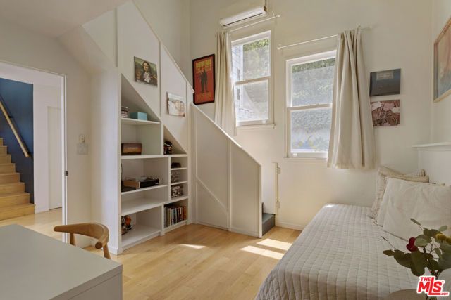 8534 Walnut Drive, Los Angeles, CA 90046