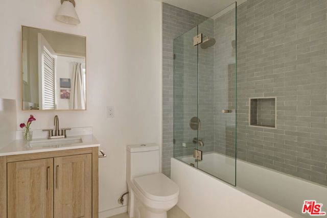 8534 Walnut Drive, Los Angeles, CA 90046