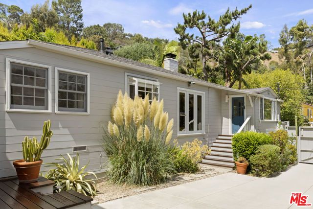 8534 Walnut Drive, Los Angeles, CA 90046