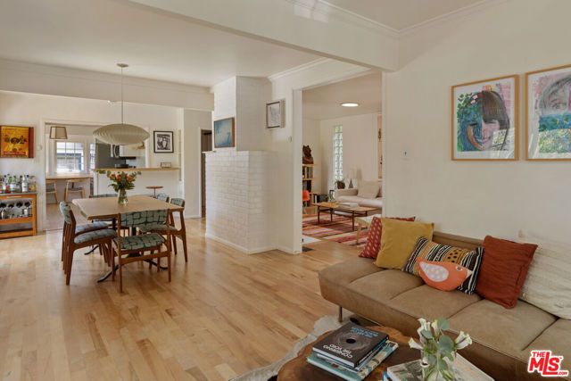 8534 Walnut Drive, Los Angeles, CA 90046
