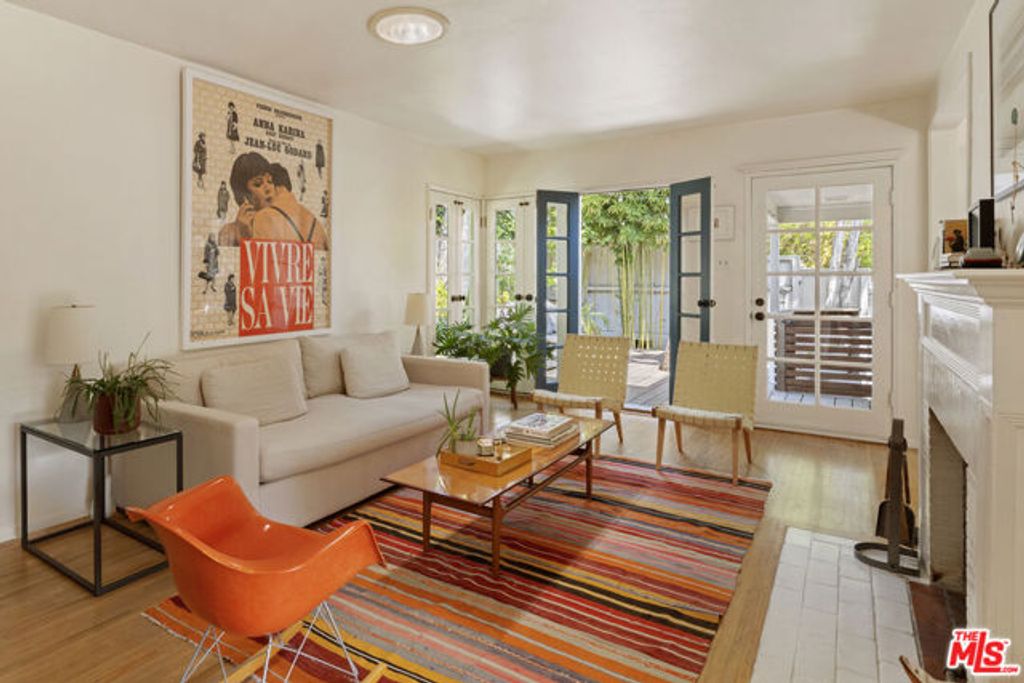 8534 Walnut Drive, Los Angeles, CA 90046