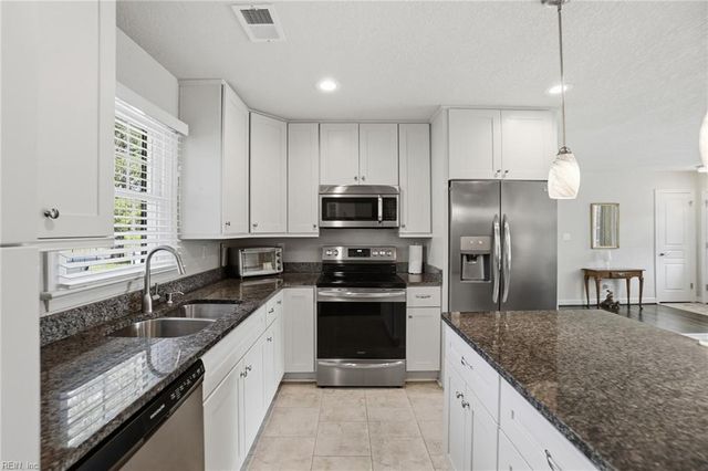 1517 Custom ST, Virginia Beach, VA 23454