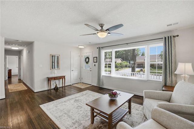 1517 Custom ST, Virginia Beach, VA 23454