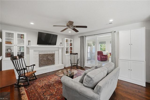 1517 Custom ST, Virginia Beach, VA 23454