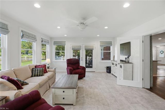 1517 Custom ST, Virginia Beach, VA 23454