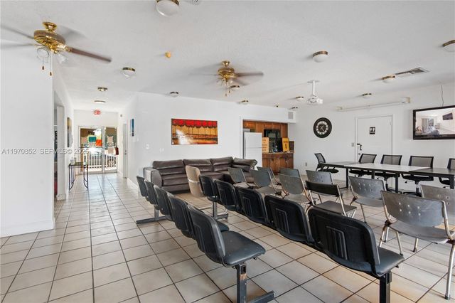 5201 NW 7th St 105, Miami, FL 33126