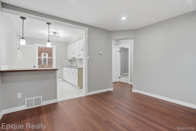 9991 Robson Street, Detroit, MI 48227