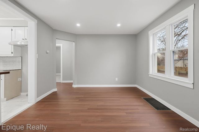 9991 Robson Street, Detroit, MI 48227