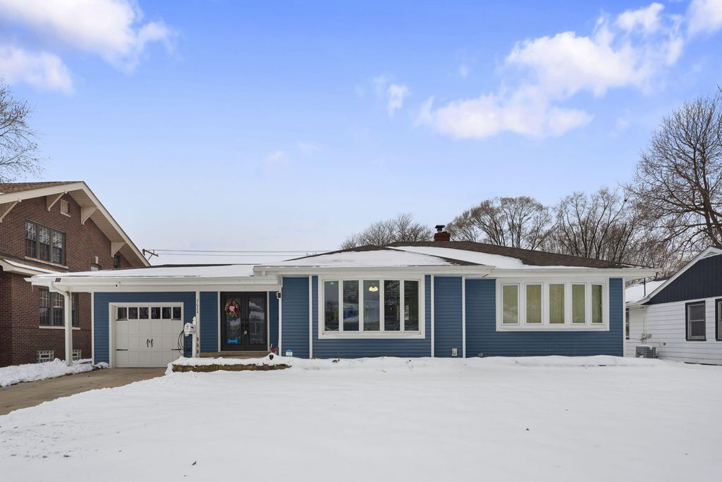 7624 Forest Avenue, Munster, IN 46321