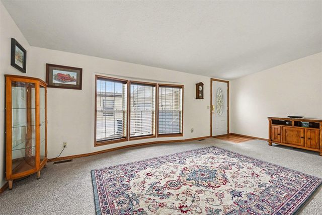 5552 Goldenrod Street, Kalamazoo, MI 49009