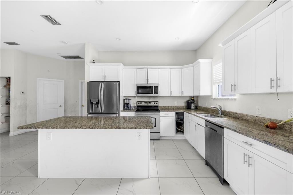 3622 41st AVE NE, Naples, FL 34120