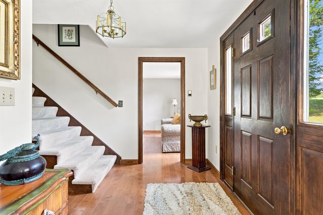 4 Hoyt Farm Road, Plaistow, NH 03865
