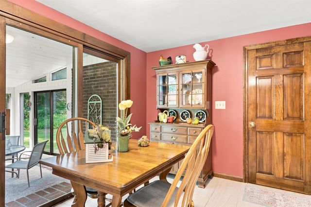 4 Hoyt Farm Road, Plaistow, NH 03865