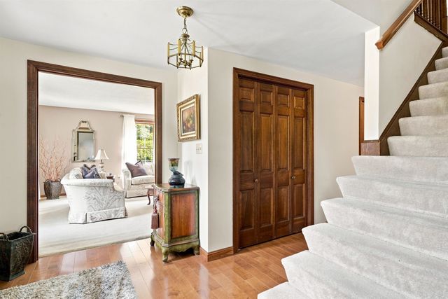 4 Hoyt Farm Road, Plaistow, NH 03865