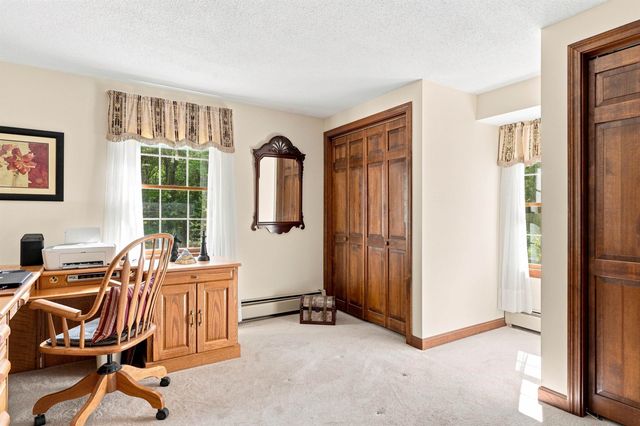 4 Hoyt Farm Road, Plaistow, NH 03865