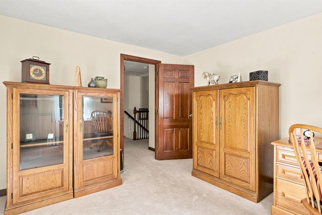 4 Hoyt Farm Road, Plaistow, NH 03865