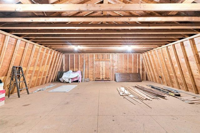 4 Hoyt Farm Road, Plaistow, NH 03865