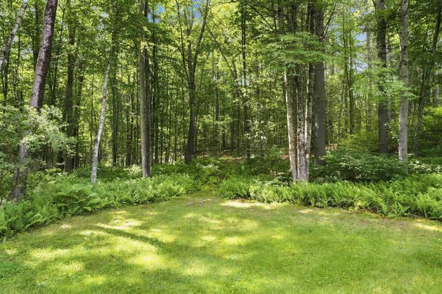 4 Hoyt Farm Road, Plaistow, NH 03865