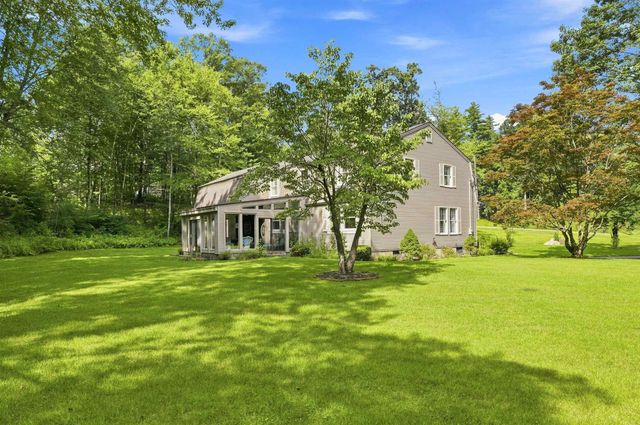 4 Hoyt Farm Road, Plaistow, NH 03865