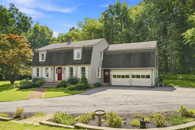 4 Hoyt Farm Road, Plaistow, NH 03865