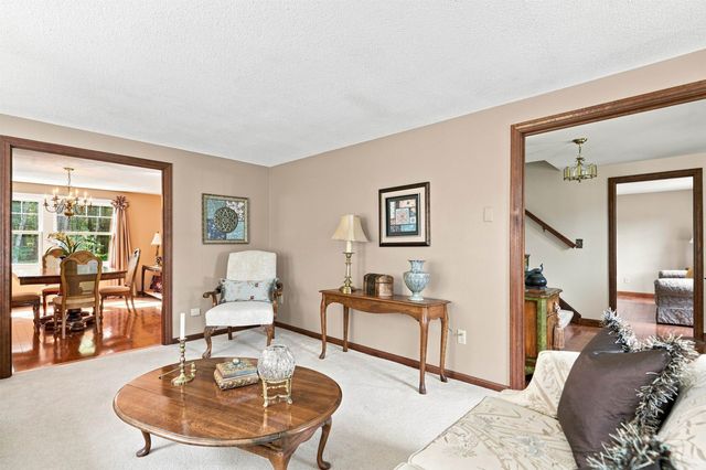 4 Hoyt Farm Road, Plaistow, NH 03865