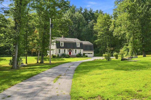 4 Hoyt Farm Road, Plaistow, NH 03865