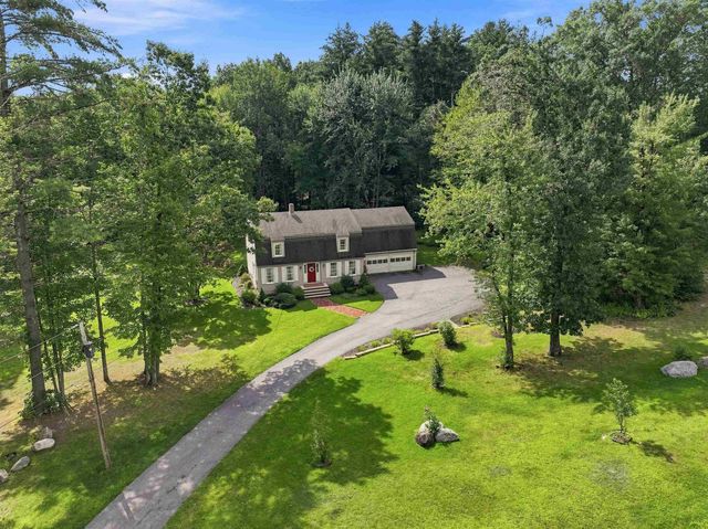 4 Hoyt Farm Road, Plaistow, NH 03865