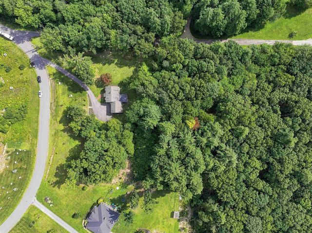 4 Hoyt Farm Road, Plaistow, NH 03865