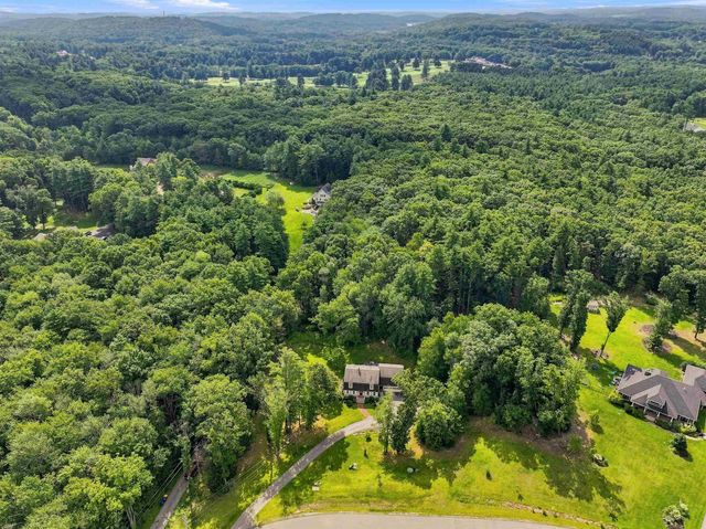 4 Hoyt Farm Road, Plaistow, NH 03865
