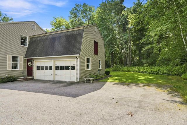 4 Hoyt Farm Road, Plaistow, NH 03865