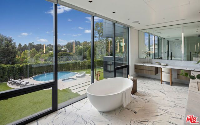 615 N Faring Road, Los Angeles, CA 90077