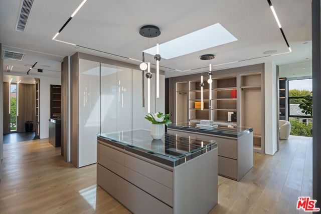 615 N Faring Road, Los Angeles, CA 90077