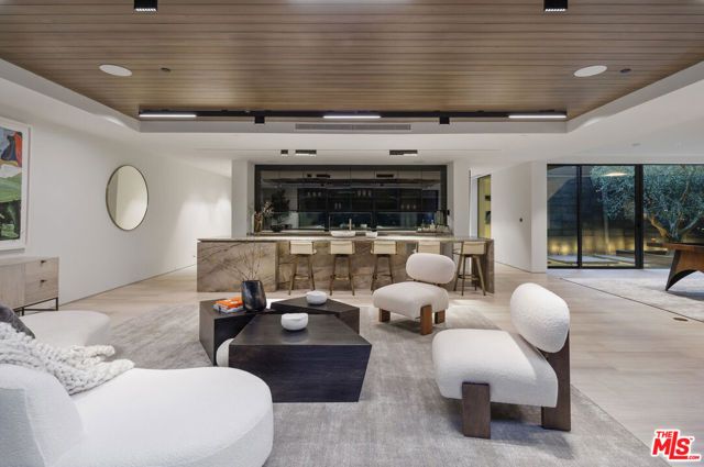 615 N Faring Road, Los Angeles, CA 90077