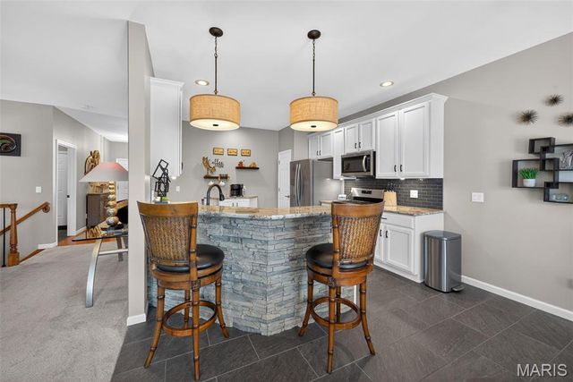 305 Newport Drive, St Peters, MO 63376