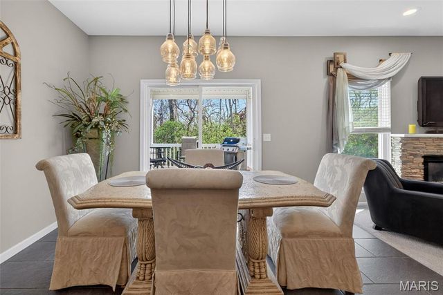 305 Newport Drive, St Peters, MO 63376
