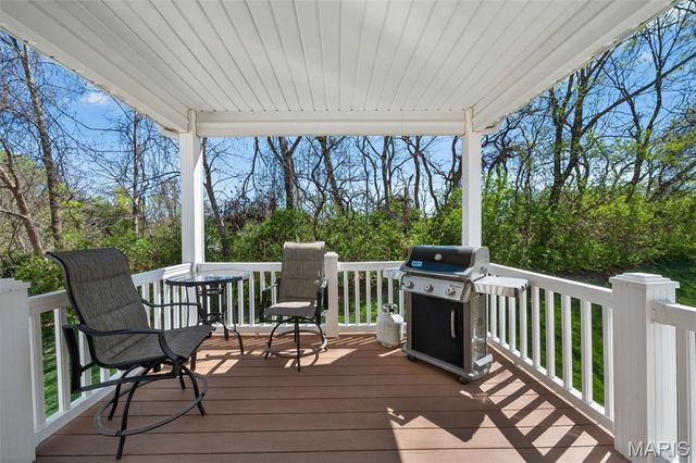 305 Newport Drive, St Peters, MO 63376
