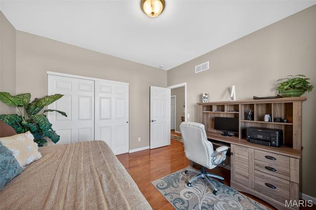 305 Newport Drive, St Peters, MO 63376