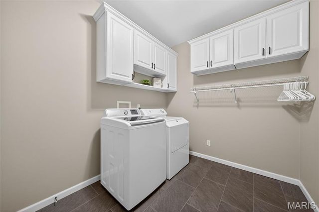 305 Newport Drive, St Peters, MO 63376