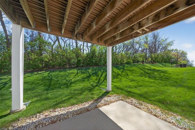 305 Newport Drive, St Peters, MO 63376
