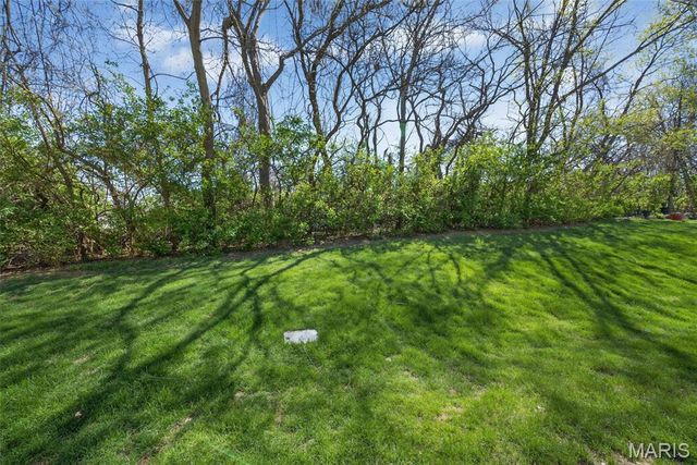 305 Newport Drive, St Peters, MO 63376
