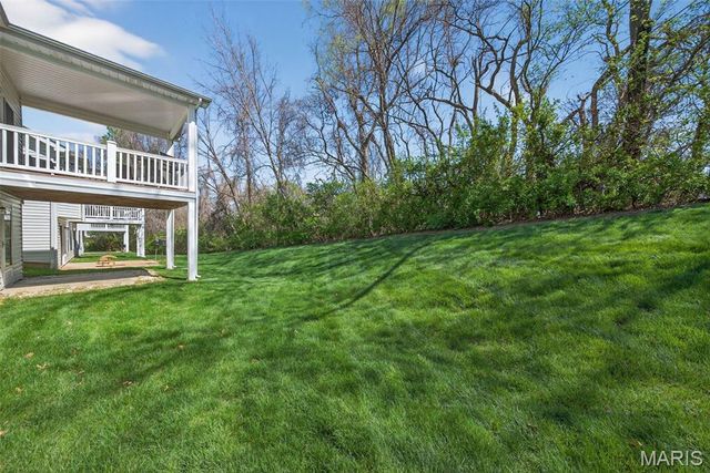 305 Newport Drive, St Peters, MO 63376