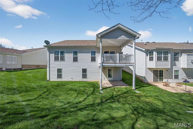 305 Newport Drive, St Peters, MO 63376