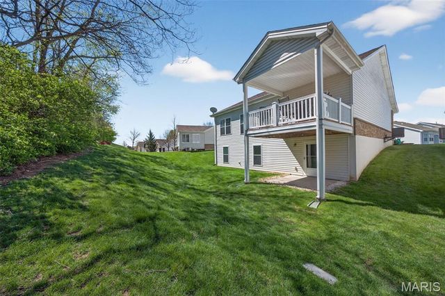 305 Newport Drive, St Peters, MO 63376