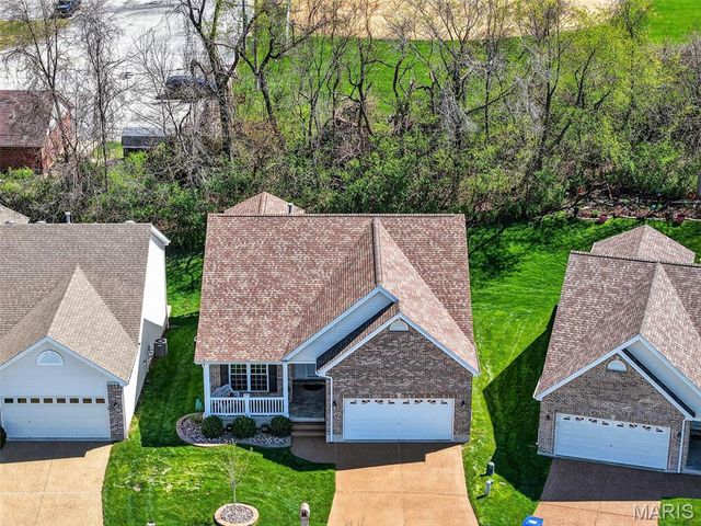 305 Newport Drive, St Peters, MO 63376
