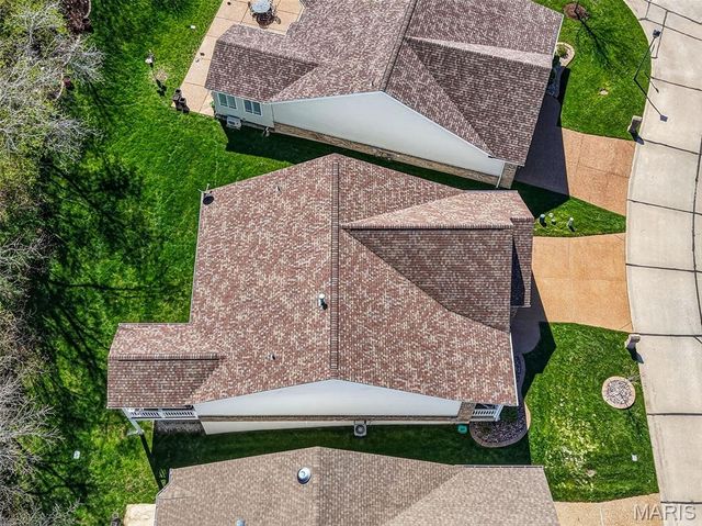 305 Newport Drive, St Peters, MO 63376