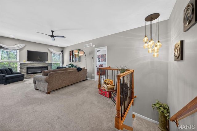 305 Newport Drive, St Peters, MO 63376