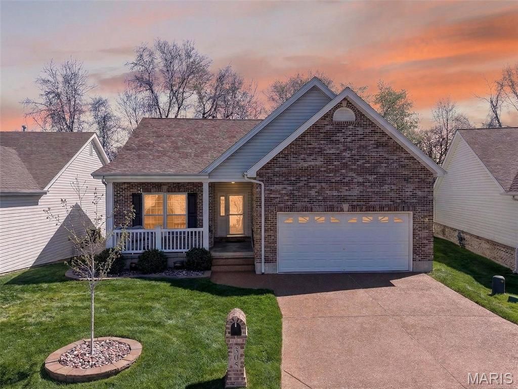 305 Newport Drive, St Peters, MO 63376