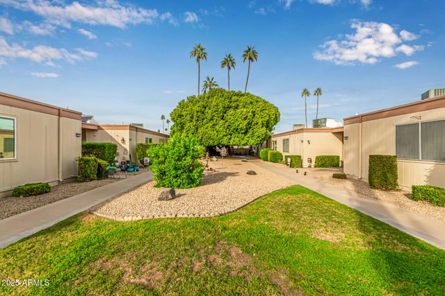 10913 W COGGINS Drive, Sun City, AZ 85351