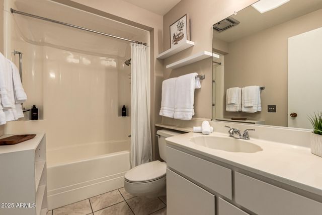 10913 W COGGINS Drive, Sun City, AZ 85351