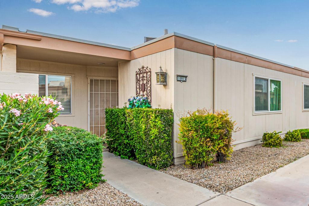 10913 W COGGINS Drive, Sun City, AZ 85351